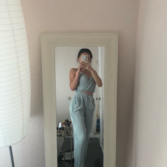 Two piece set - Picture 4 of 4